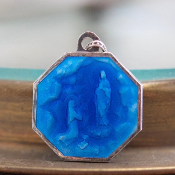 画像3: ルルドの聖母 2色ブルーエマイユのメダイ (3)