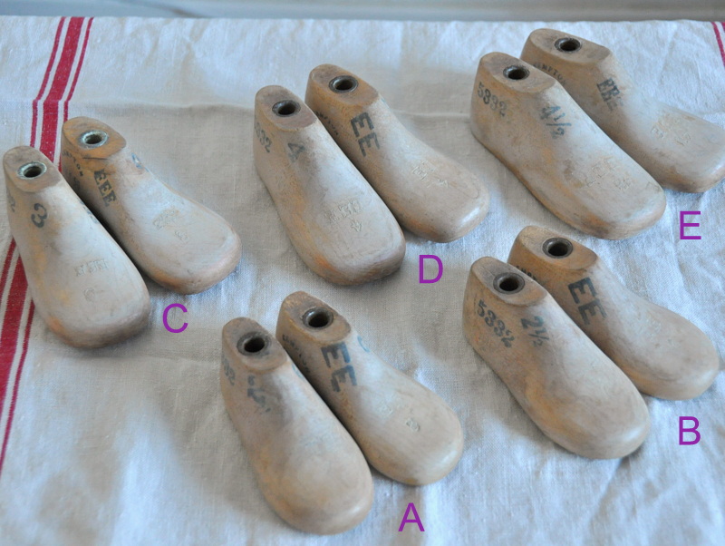 画像1: アンティーク子供用木靴型